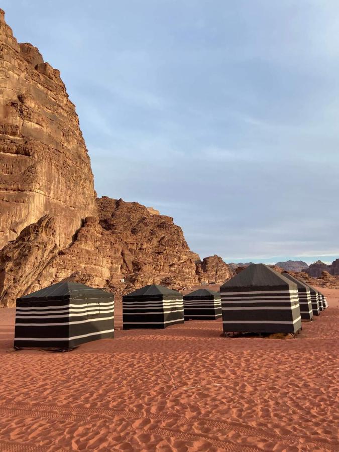 Rotana Camp Hotel Wadi Rum Buitenkant foto